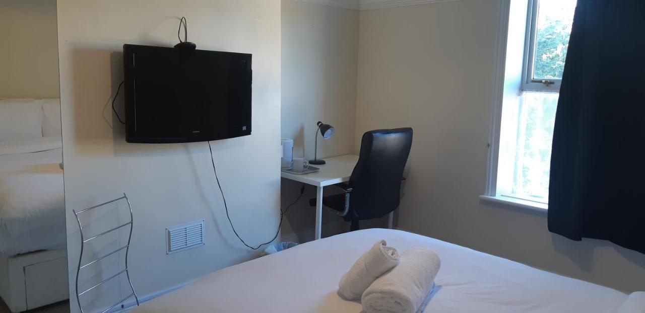 คาร์เมล เซอร์วิส รูม Hotel เซาธ์แธมป์ตัน ห้อง รูปภาพ